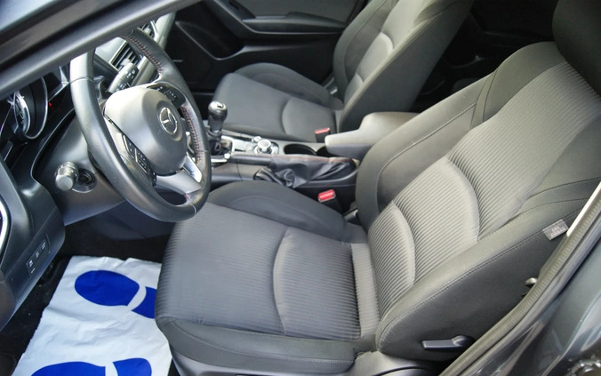 Mazda 3 cena 51900 przebieg: 105000, rok produkcji 2017 z Szczecin małe 781